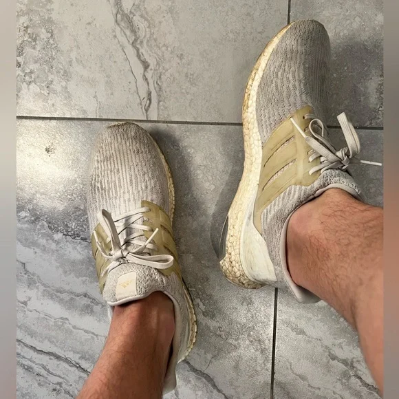 Mens size 10.5 adidas ultra boost - Picture 1 of 7